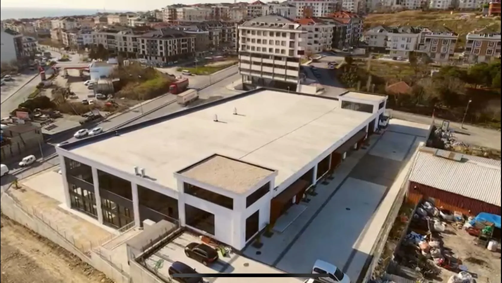 İzotex Fabrika 2 - İzotex fabrikasının iç mekanları, üretim süreçleri ve teknolojik ekipmanları.
